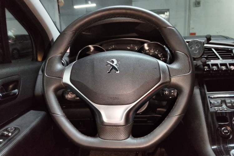 Used Peugeot 3008 2013 1.6THP Automatic Prestige Edition Steering Wheel
