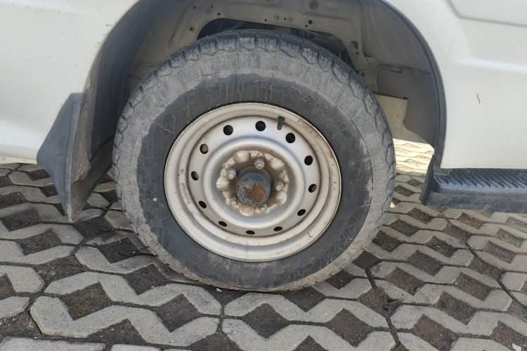 Used Jinbei Hiace 2014 2.0L Fifth-Generation Power King Classic 4G20D4B Right Front Wheel Hub