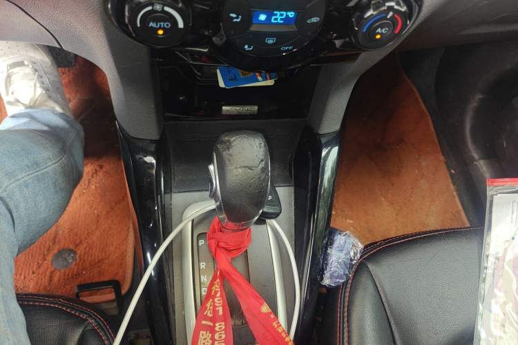 Used Ford EcoSport 2013 1.5L Automatic Prestige Model Gear Lever