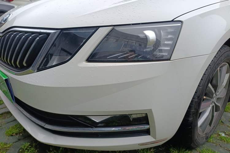 Used Skoda Octavia 2020 TSI230 DSG SmartDrive Luxury Edition Left Front Headlight