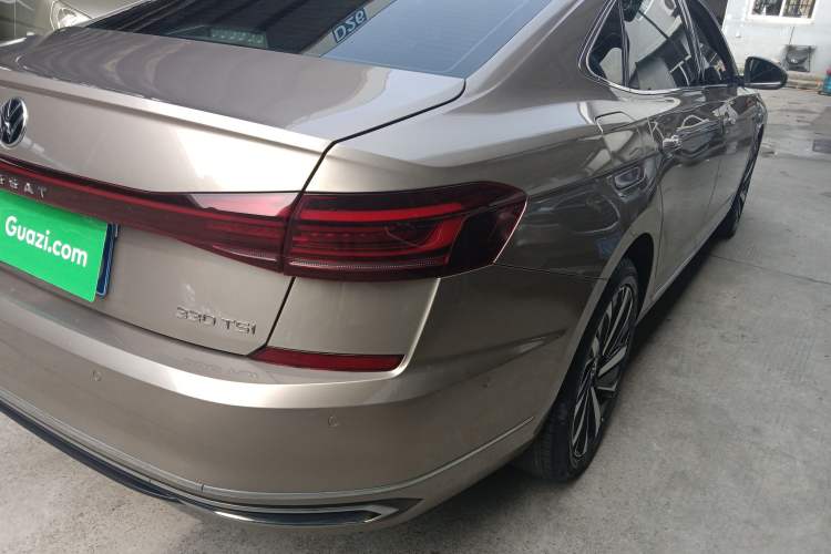 Used Volkswagen Passat 2022 330TSI Luxury Edition Right Rear Taillight