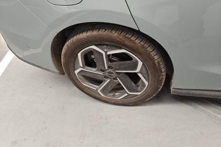 Used BYD Seal 06 DM-i Touring 2025 DM-i Touring High-End Model Exterior 5