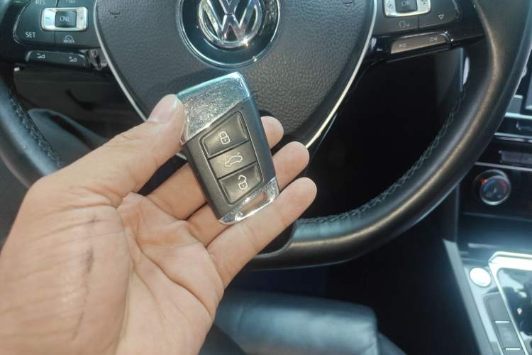 Used Volkswagen Magotan 2018 330TSI DSG Advanced Model Vehicle Key