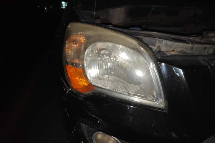 Used Kia Sportage 2011 2.0L Manual Two-Wheel-Drive GLS Right Front Headlight