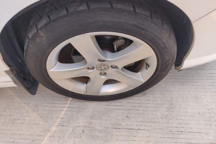 Used Peugeot 408 2011 2.0L Automatic Comfort Edition Right Front Wheel Hub