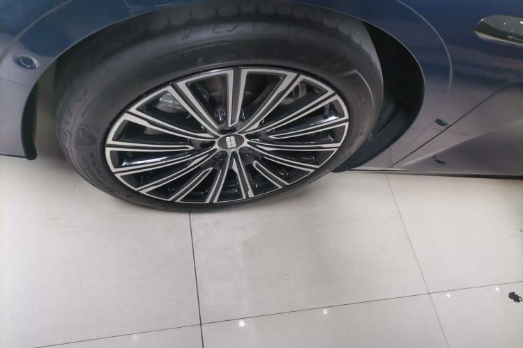 Used Geely Galaxy 8 2025 130km EM-P Starship Edition Exterior 4