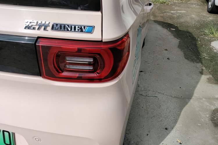 Used Wuling Hongguang MINIEV 2022 Macaron Premium Model – Lithium Iron Phosphate