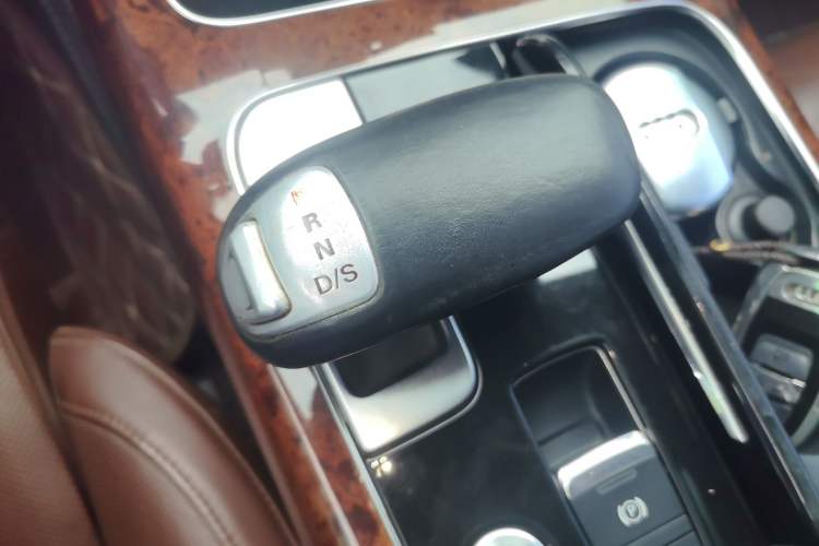 Used Audi A8 2011 A8L 3.0 TFSI quattro Luxury Edition (213kW) Gear Lever