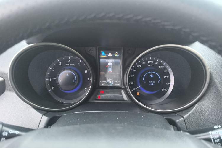 Used CHANGAN CS75 2014 1.8T Automatic Elite Model China IV Standard
