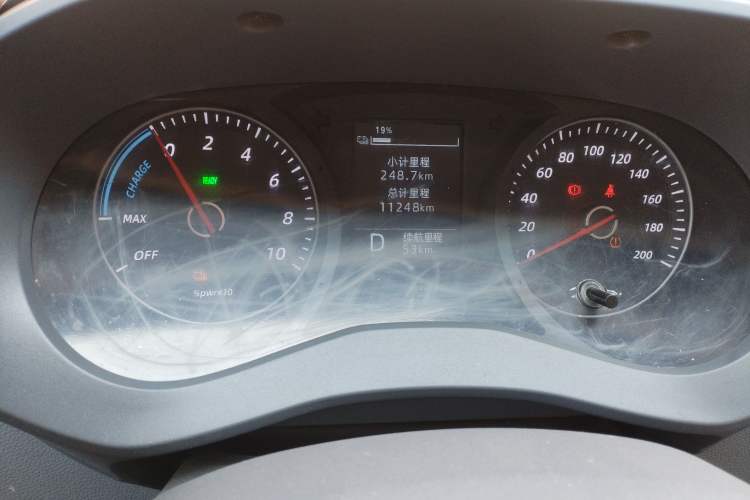 Used Wuling Yangguang 2024 300KM Comfort Version Passenger Van 75kW