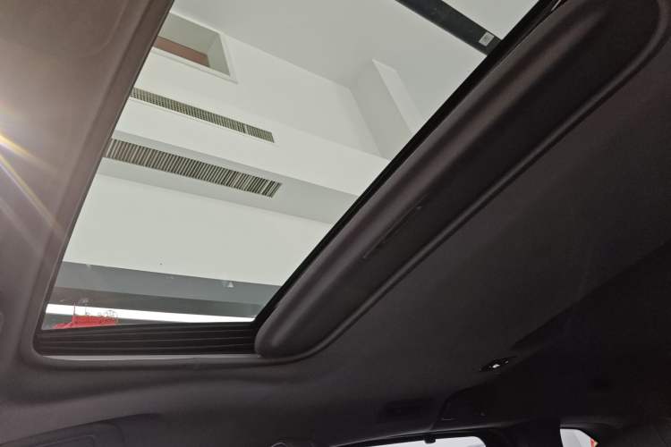 Used Toyota SIENNA 2023 2.5L Hybrid Deluxe Edition
