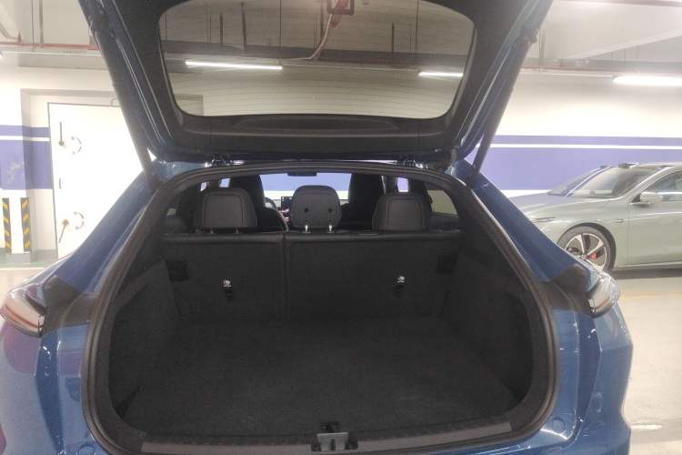 Used ONVO L60 2024 60 kWh Rear-Drive Version