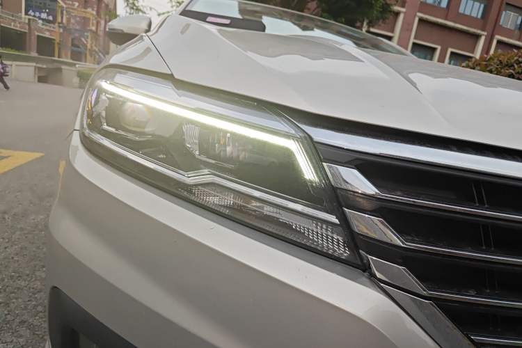 Used Volkswagen Lavida 2021 280TSI DSG Comfort Edition Right Front Headlight