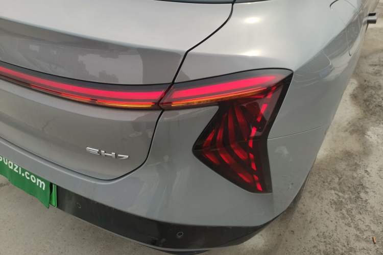 Used Hongqi EH7 2025 640 All-Wheel Drive Smart Selection Edition