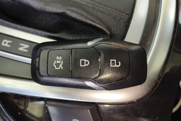 Used Ford Edge 2016 EcoBoost 245 Two-Wheel-Drive Titanium 7-Seater