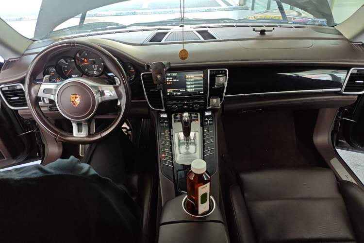 Used Porsche Panamera 2016 Panamera 4 Edition 3.0T Center Console