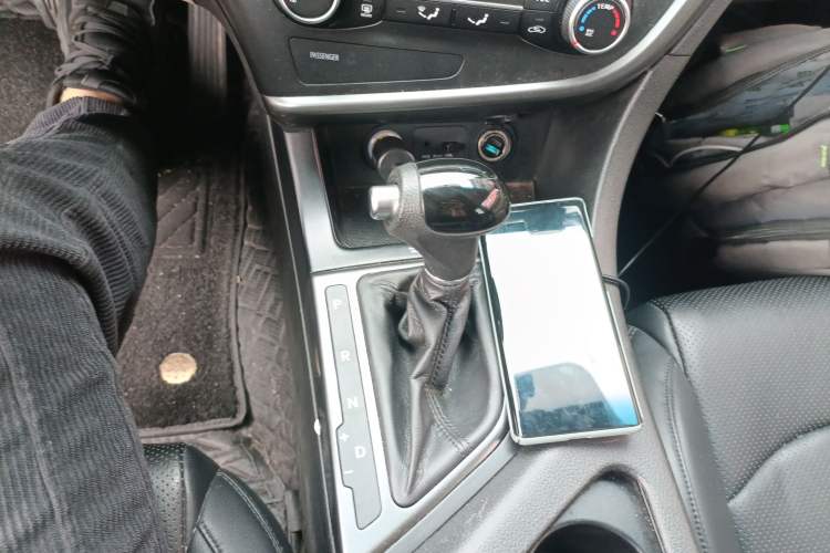 Used Kia K5 2015 2.0L Automatic GL Gear Lever