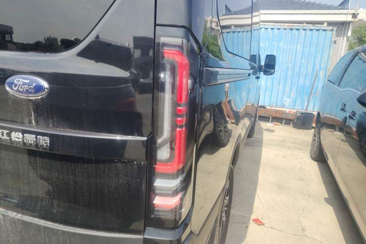 Used Ford Transit T8 2024 T8 2.3T Diesel Automatic Mid-axle Mid-roof 7-seater Business & Travel Edition
