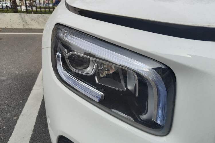 Used Mercedes-Benz GLB 2023 GLB 220 Fashion Model Right Front Headlight