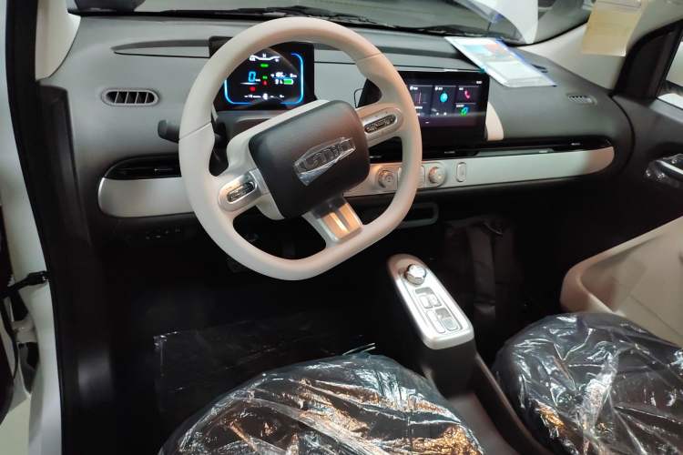 Used CHANGAN NEVO Lumin 2026 Model Treasure Edition 205km Passionate Beige Ningde Interior 2