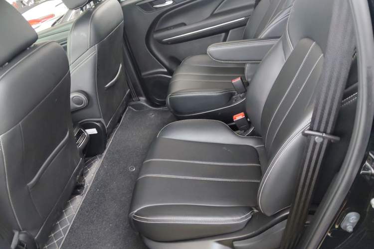 Used GAC Trumpchi M6 2021 270T DCT Luxury Edition (7 Seats) Left Rear Seat