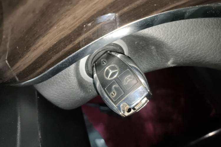 Used Mercedes-Benz V-Class 2017 V 260 Avantgarde Edition