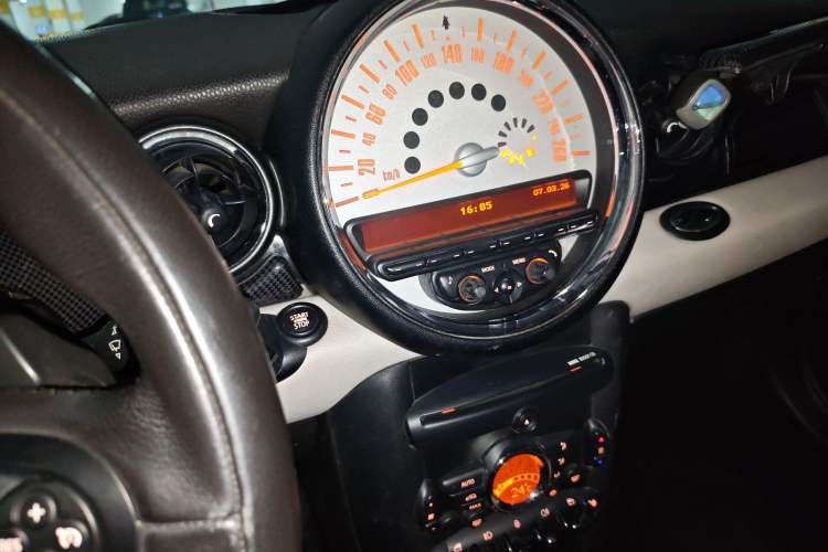 Used MINI 2011 1.6T COOPER S
