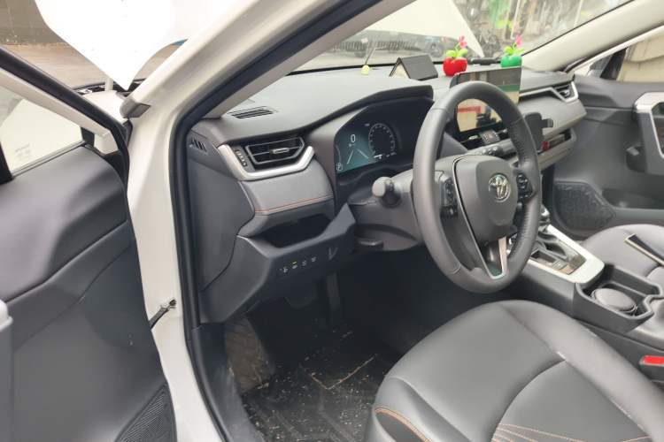 Used Toyota RAV4 2024 Dual-Motor 2.5L E-CVT Two-Wheel Drive Elite Plus Edition Driver Seat