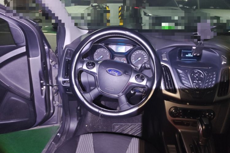 Used Ford Focus 2012 Sedan 1.6L Automatic Fashion Edition
