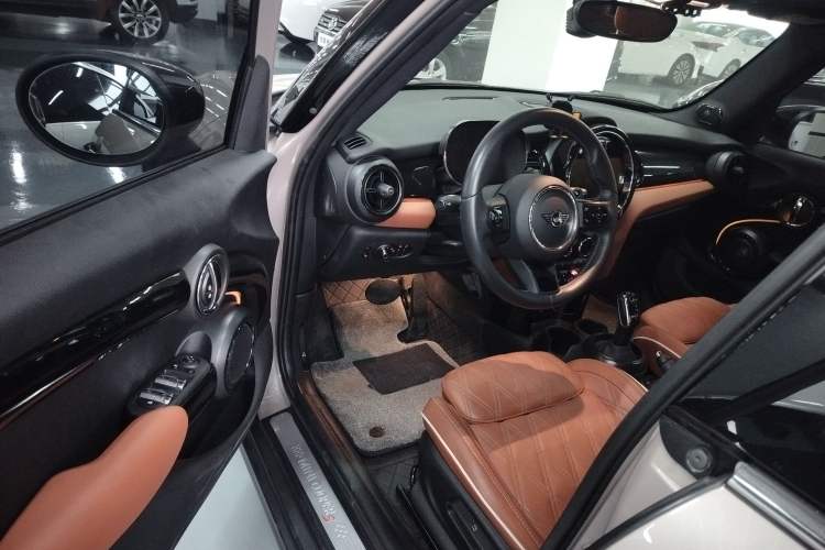 Used MINI MINI 2023 Facelift 2.0T COOPER S Artist Five-Door Edition