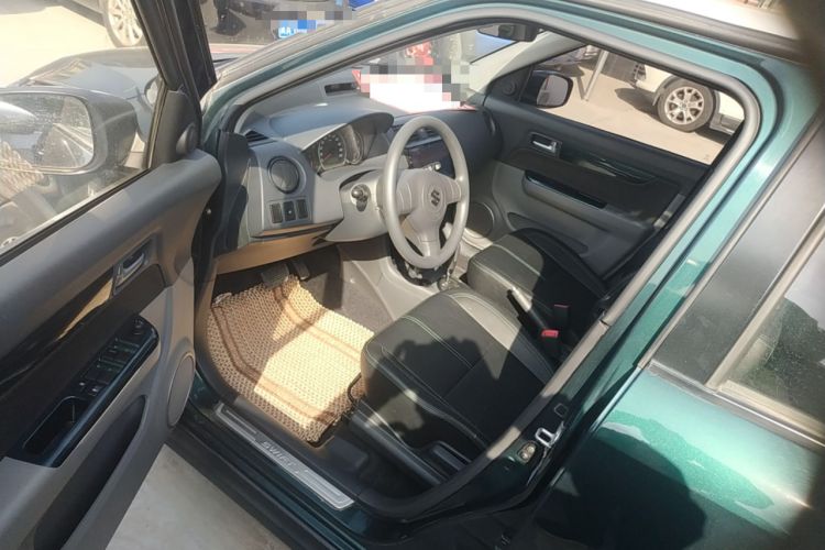 Used Suzuki Swift 2016 1.5L Automatic Fashionable Coolplay Edition Driver Seat