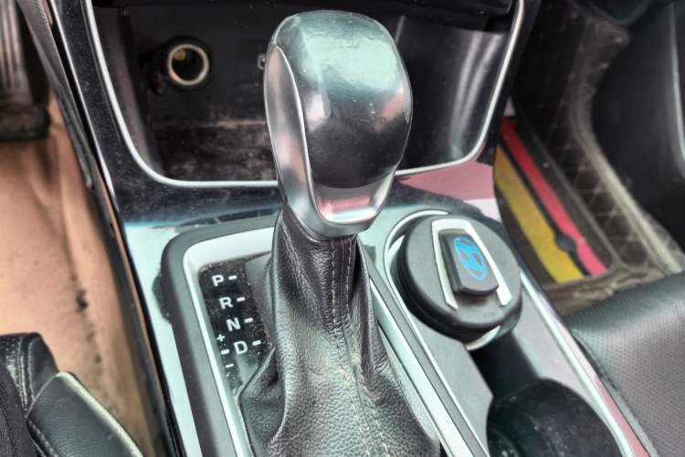 Used Hyundai Tucson 2019 280TGDi Dual-Clutch Two-Wheel Drive Smart Connect Version China VI Gear Lever