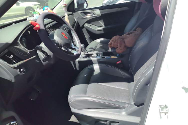 Used Roewe RX5 2017 20T Two-Wheel Drive Automatic Internet Elite Edition
