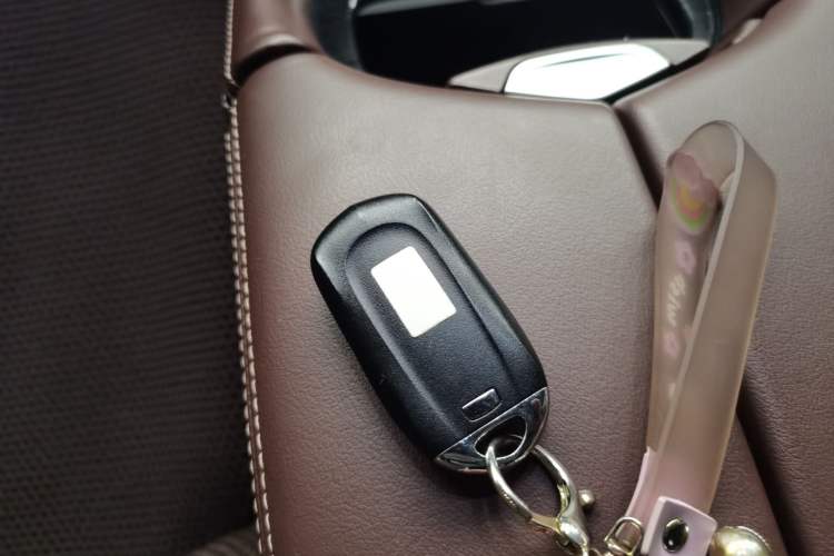 Used Buick Envision 2019 28T 4x4 Luxury Model China VI Standard Vehicle Key