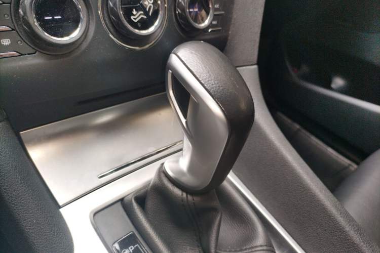 Used DS 6 2014 1.6T Luxury Edition THP160 Gear Lever