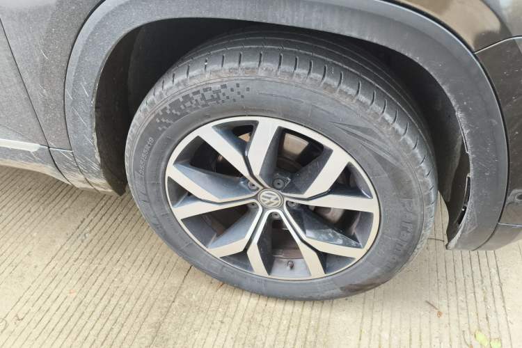 Used Volkswagen Teramont 2017 380TSI Four-Wheel Drive Luxury Edition Right Front Wheel Hub