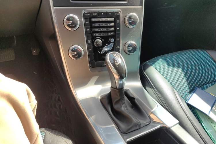 Used Volvo S60 2016 S60L T4 Zhiyuan Edition
