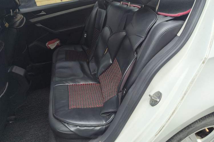 Used Volkswagen Lavida 2017 1.6L Automatic Fashion Edition Left Rear Seat