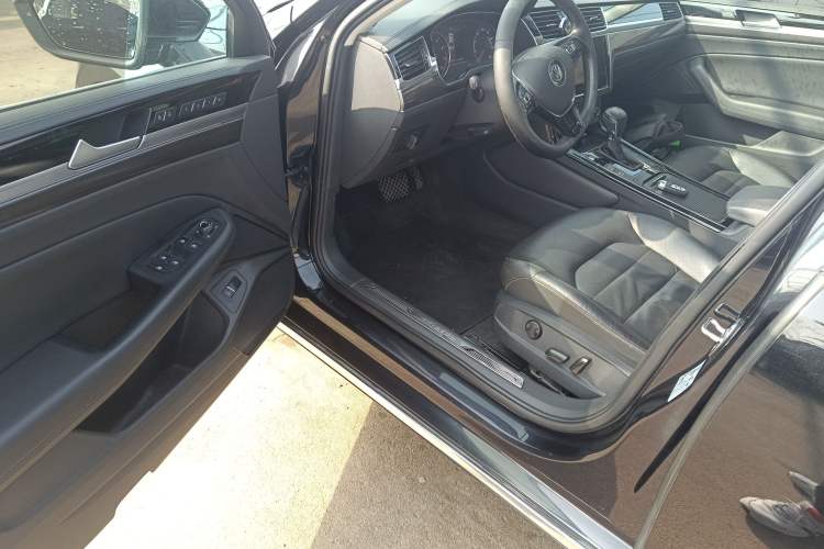 Used Volkswagen Phideon 2018 Revised Version 380TSI Two-Wheel Drive Business Edition