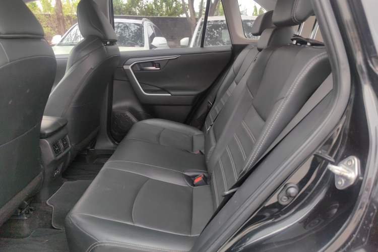 Used Toyota Wildlander 2022 2.0L CVT 4x4 Luxury PLUS Edition