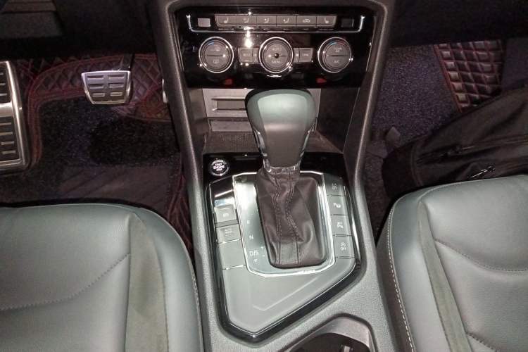 Used Volkswagen Tiguan L 2021 330TSI Automatic Two-Wheel Drive R-Line Enhanced Edition