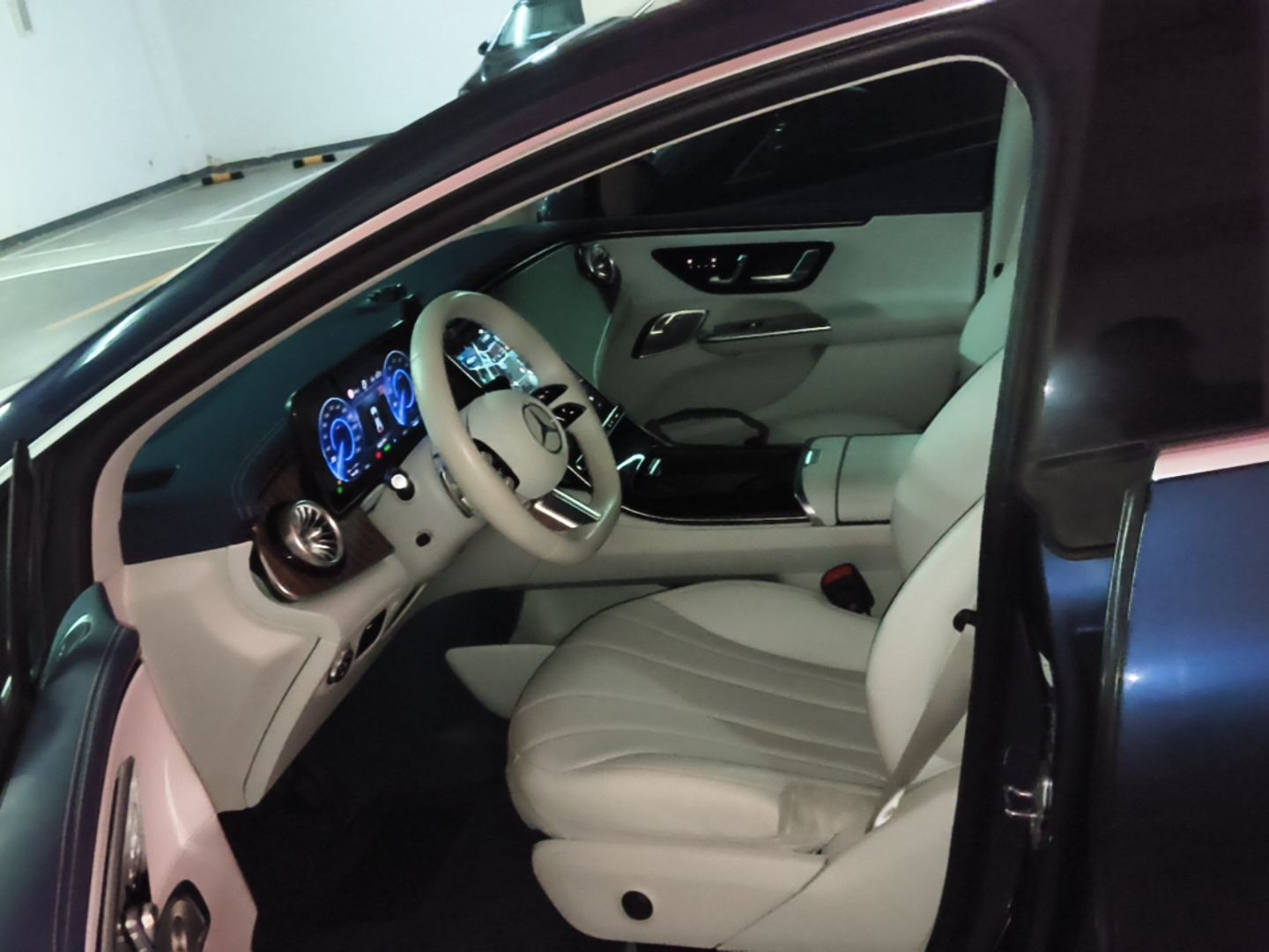 Vordere Reihe im Auto