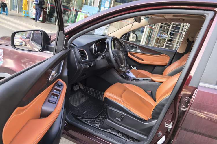 Used Baojun 560 2017 Rhythmic Edition 1.8L iAMT Prestige Model