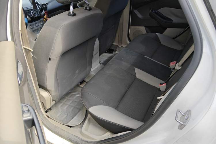 Used Ford Focus 2012 Sedan 1.6L Manual Comfort Model
