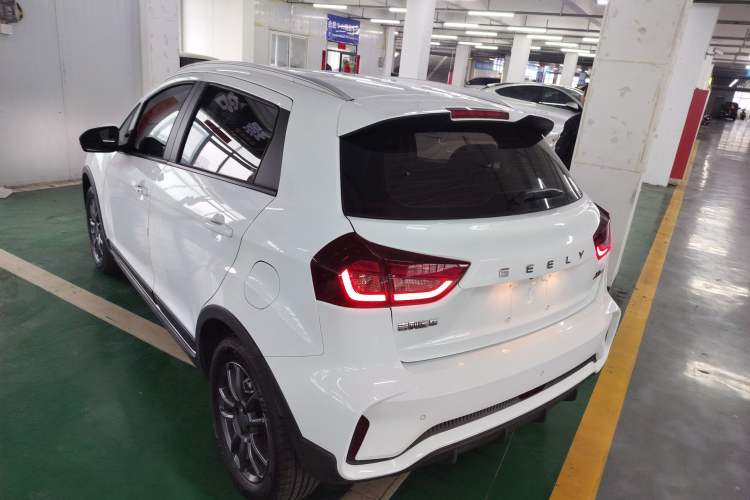 Used Geely Auto Vision X3 2021 PRO 1.5L CVT Deluxe Model Rear Left 45 Deg