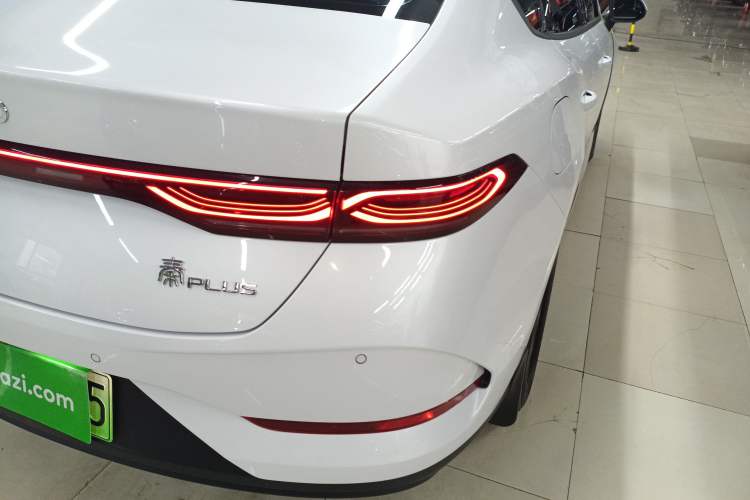 Used BYD Qin PLUS 2025 DM-i Smart Drive 55KM Leading Model Right Rear Taillight