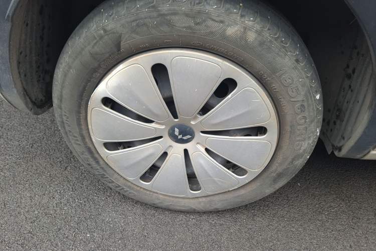 Used Wuling Bingo 2023 333 km Fast-Share Version Right Rear Wheel Hub