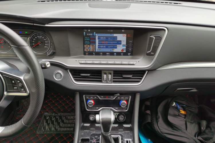 Used Zotye T600 Coupe 2017 1.5T Automatic Luxury Model Audio And AC Panel