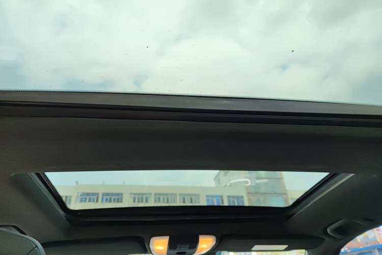 Used Mercedes-Benz GLK-Class 2015 GLK 260 4MATIC Dynamic Edition Ultimate Version Headliner