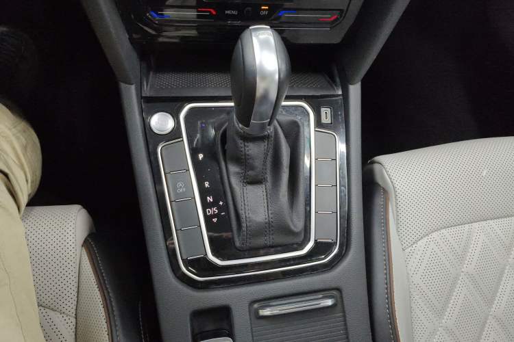 Used Volkswagen Magotan 2023 2 Million Units Limited Edition 330TSI DSG Leading Version Gear Lever